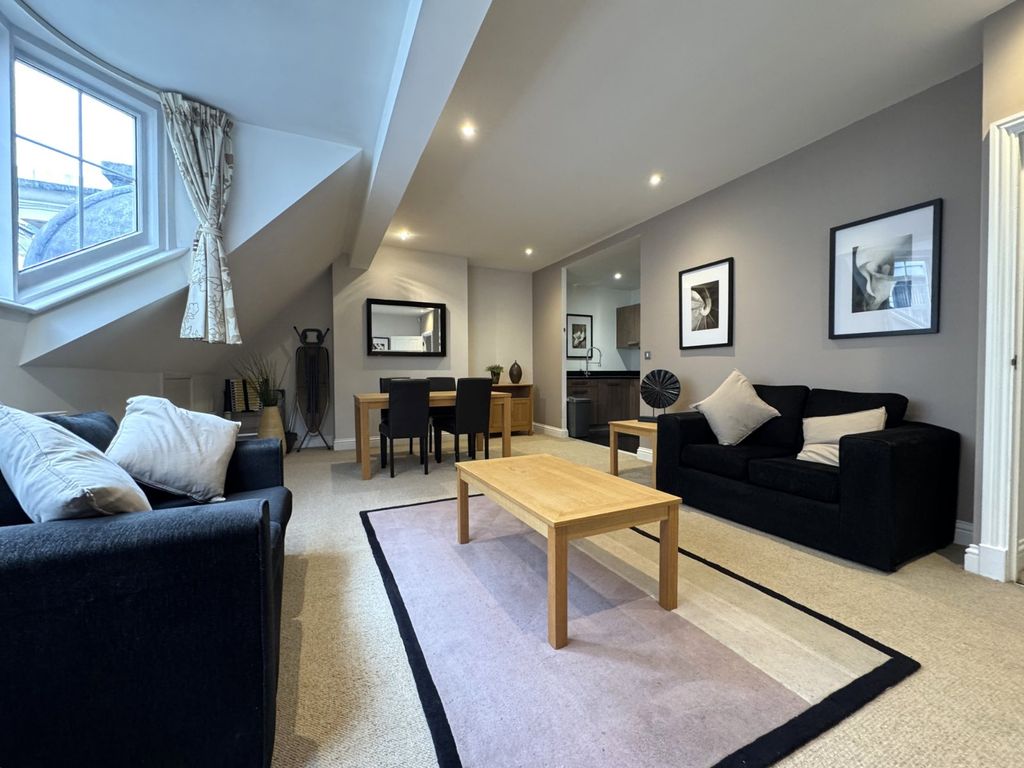 Property photo 2 of 11 Picture No. 17