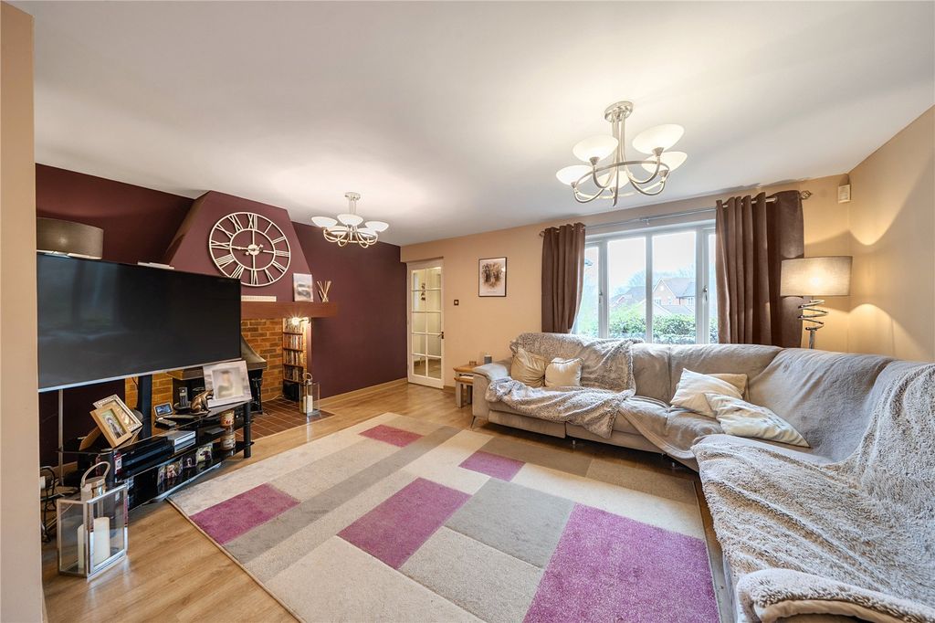 Property photo 2 of 24 Lounge