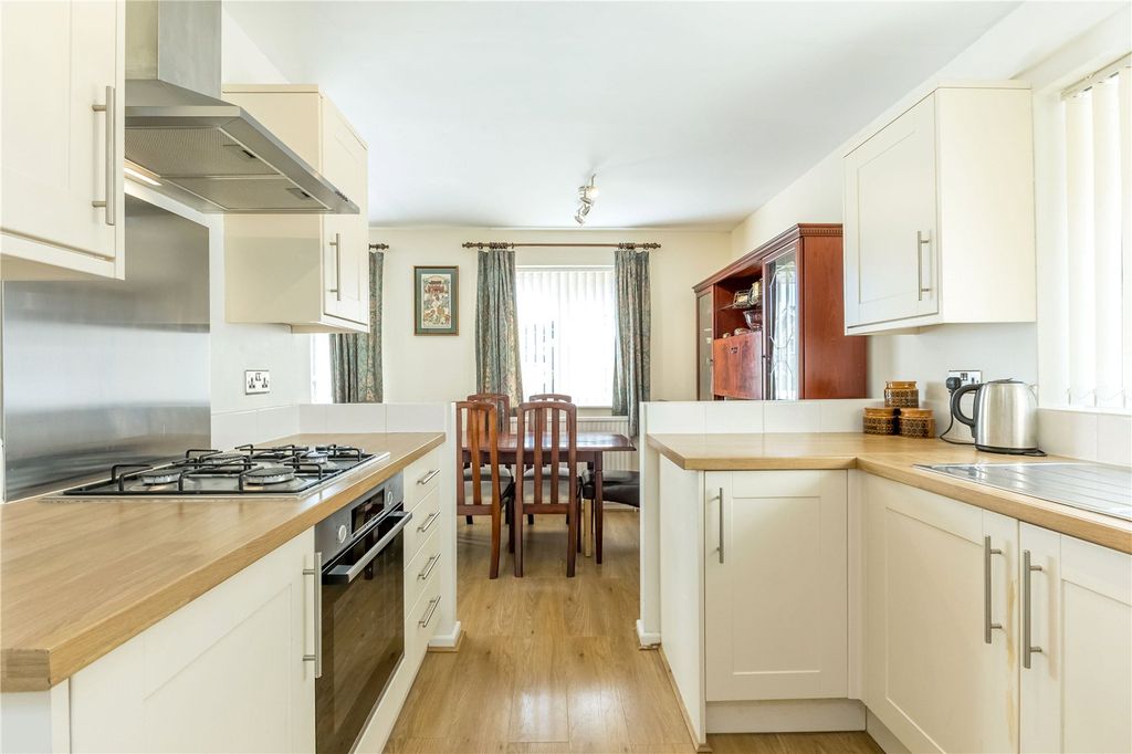 Property photo 3 of 16 Dining Kitchen