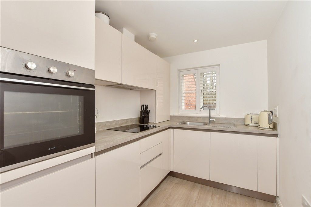 Property photo 2 of 6 Kitchen