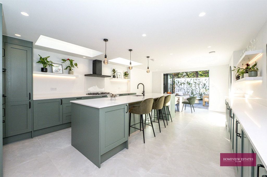 Property photo 1 of 20 Picture No. 09