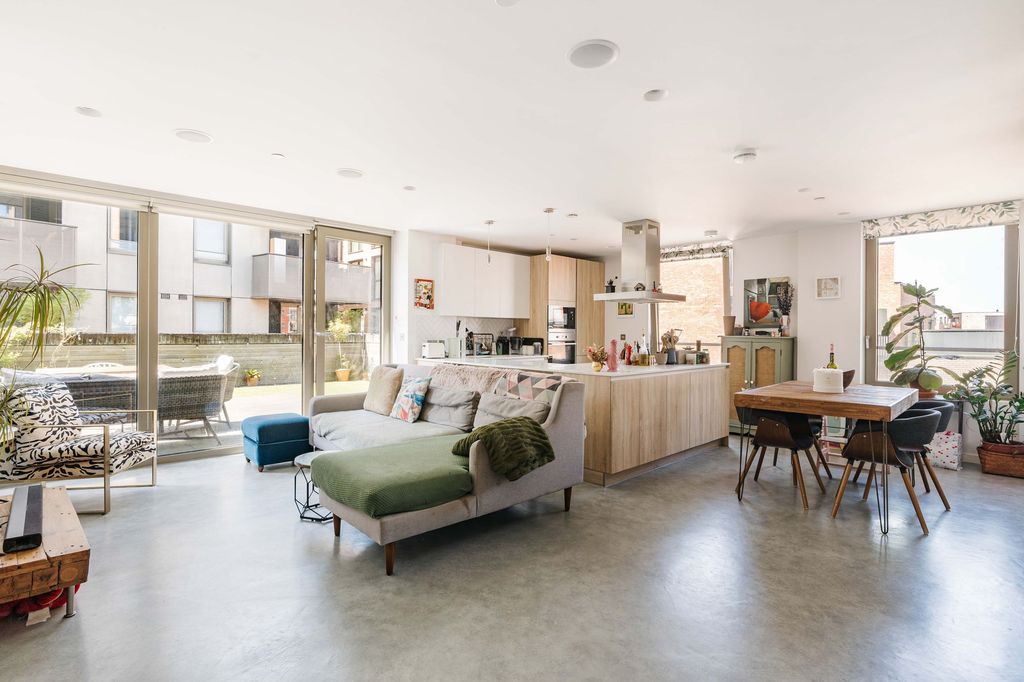 Property photo 1 of 15 Monohaus E8