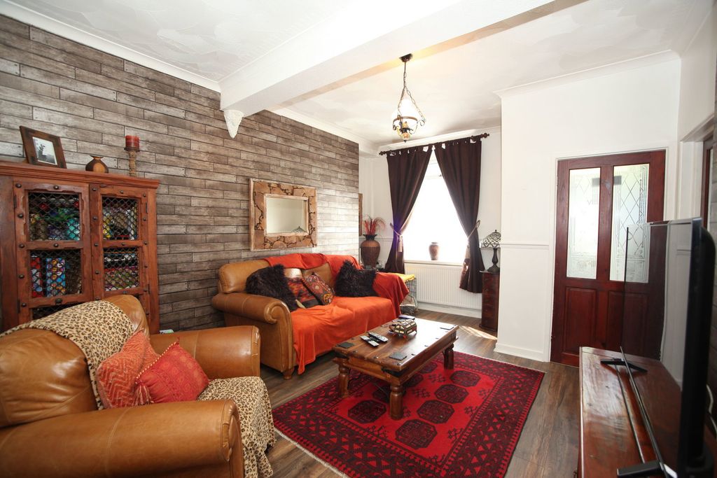 Property photo 2 of 21