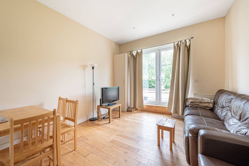 Property photo 2 of 8