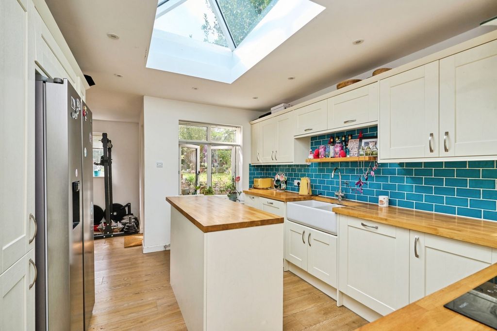 Property photo 1 of 12 Kitchen
