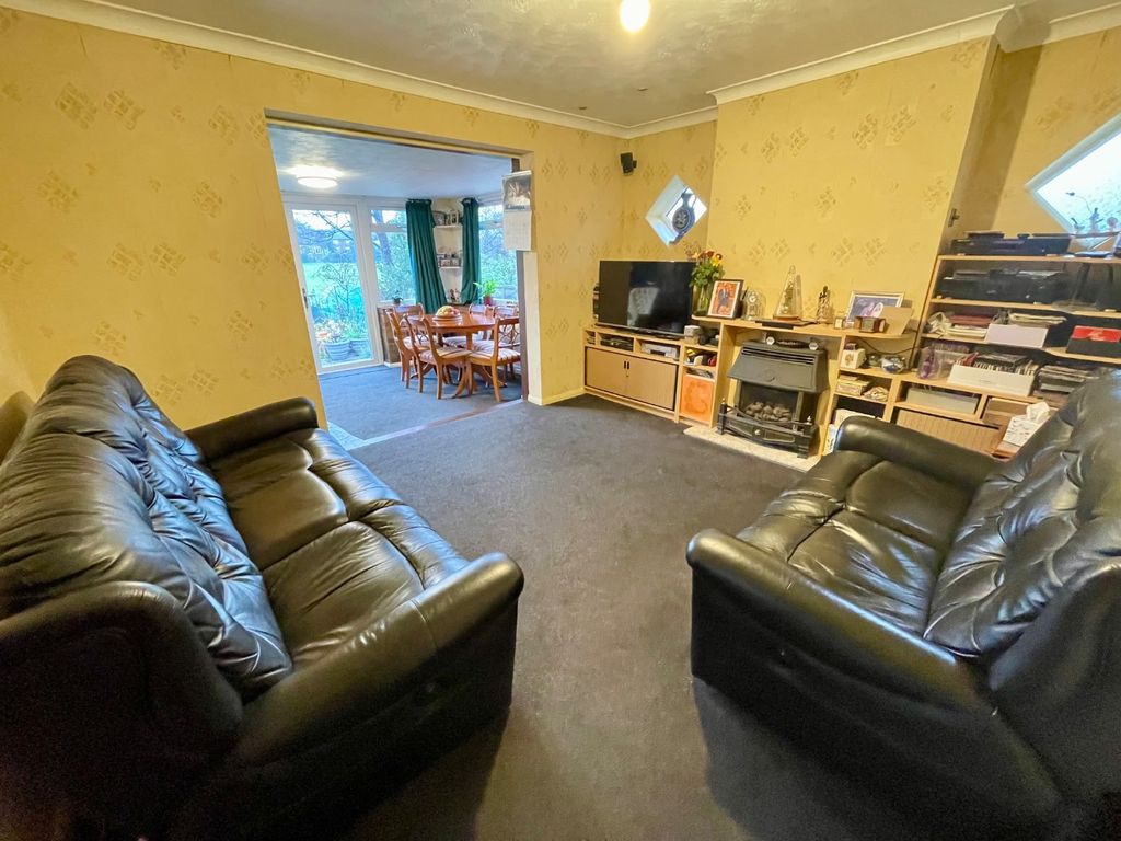 Property photo 3 of 11 4695613
