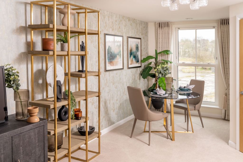 Property photo 3 of 18 Dining Area