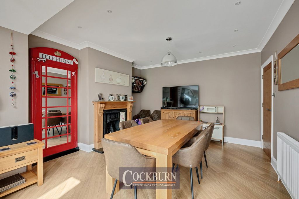 Property photo 3 of 29