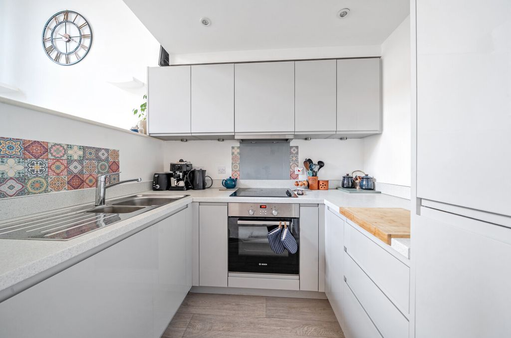 Property photo 3 of 12 Kitchen