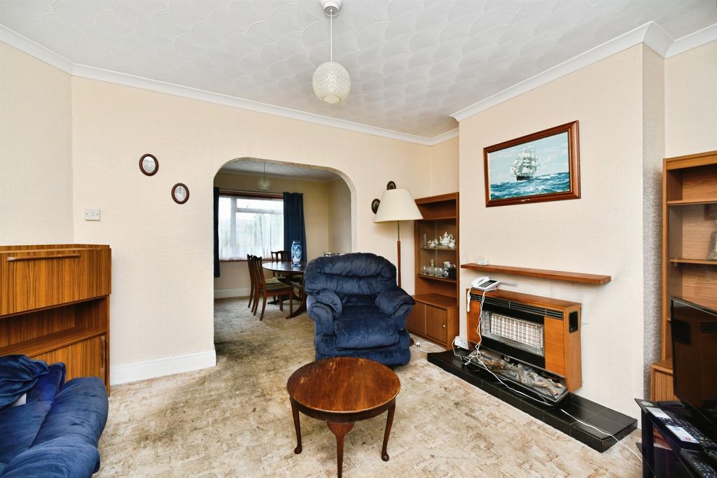 Property photo 3 of 15