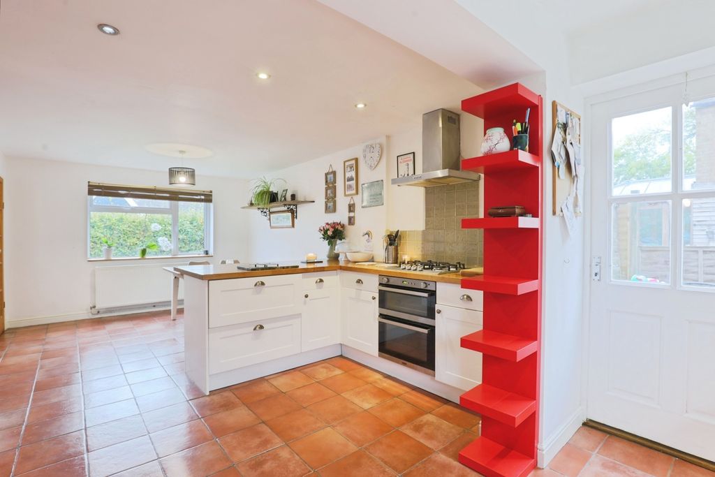 Property photo 3 of 17 Photo