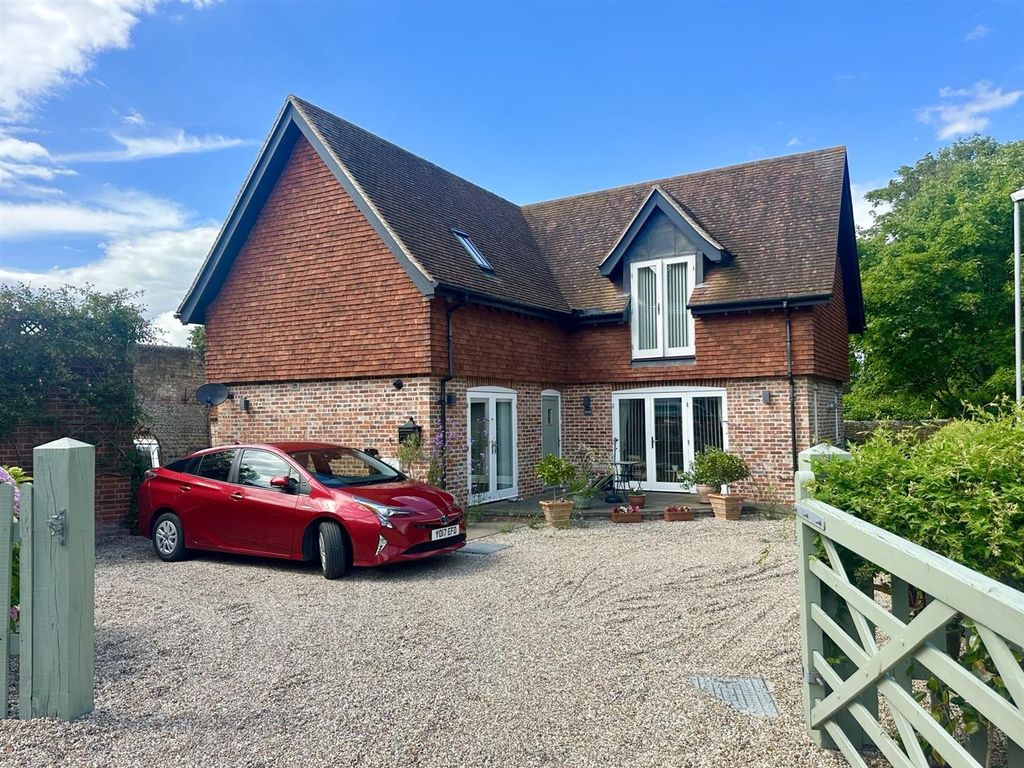 Property photo 1 of 32