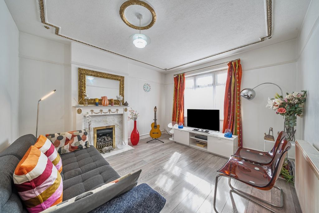 Property photo 2 of 16 Picture No. 20