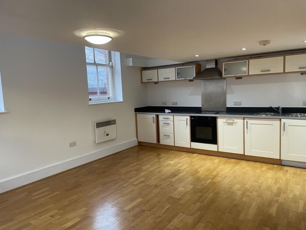 Property photo 3 of 9 Kitchen