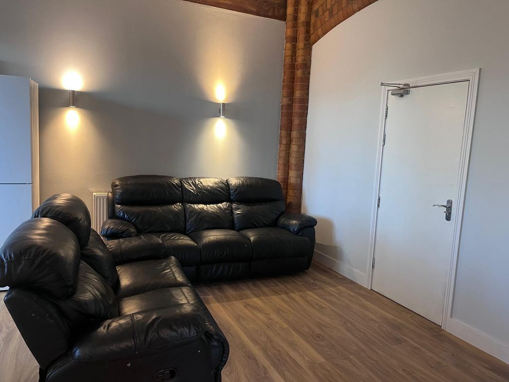 Property photo 2 of 10 Lounge