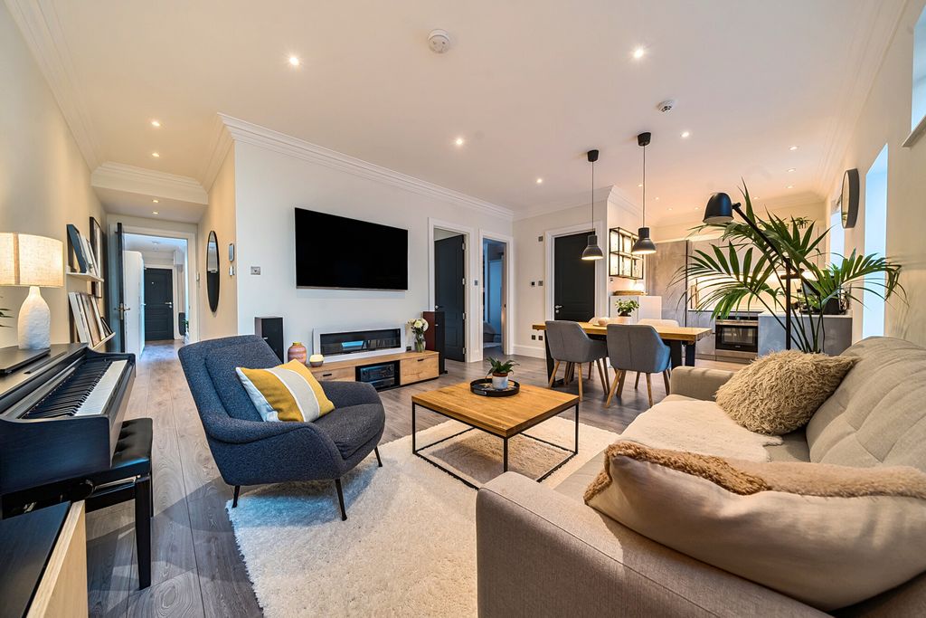 Property photo 1 of 25 1421419-28-69A71c...