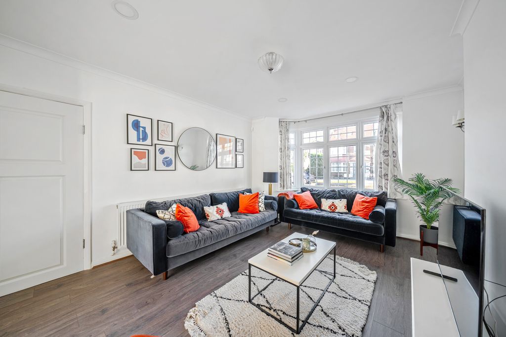 Property photo 3 of 21 1384020-4-6925874...