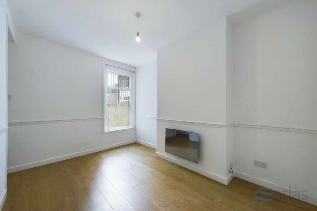 Property photo 3 of 14 Dining Room
