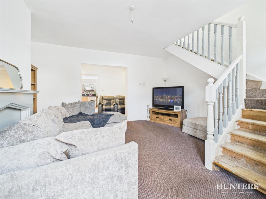 Property photo 2 of 15 Cam03792G0-Pr0354-Still001.Jpg