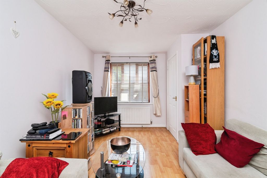 Property photo 3 of 18