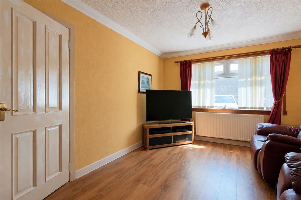Property photo 2 of 28