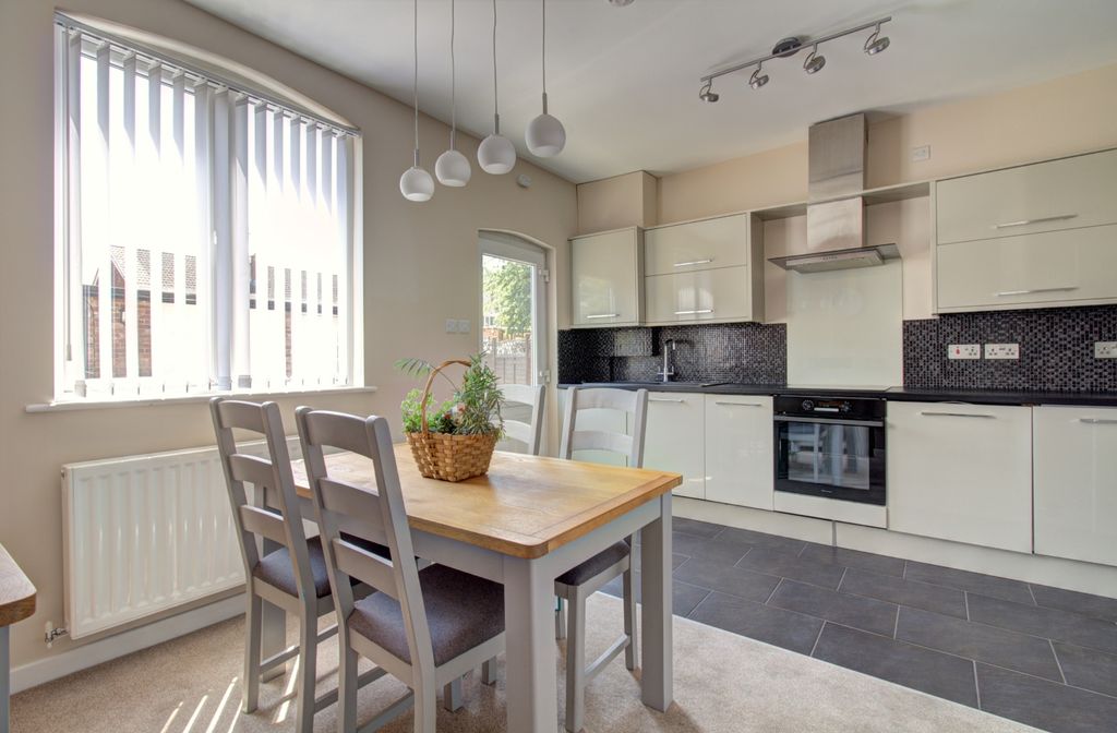 Property photo 2 of 11 Img_0045_6_7Natural Custom Settings