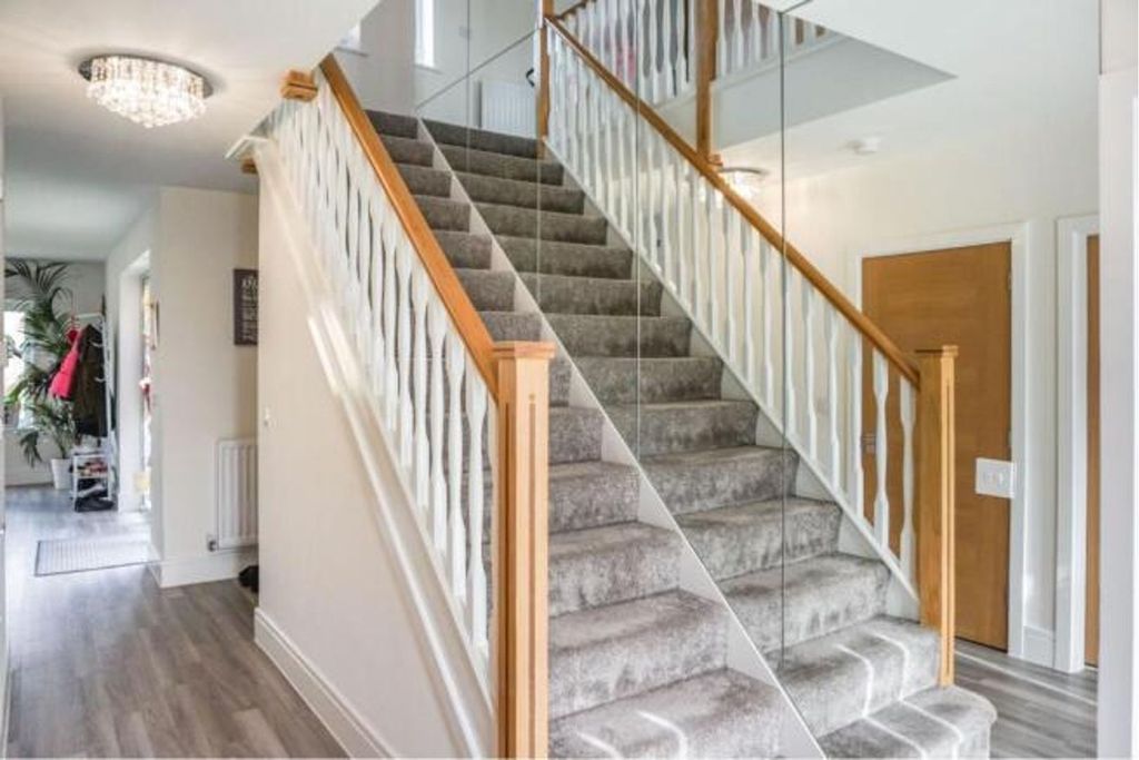 Property photo 3 of 12 Entrance Hall