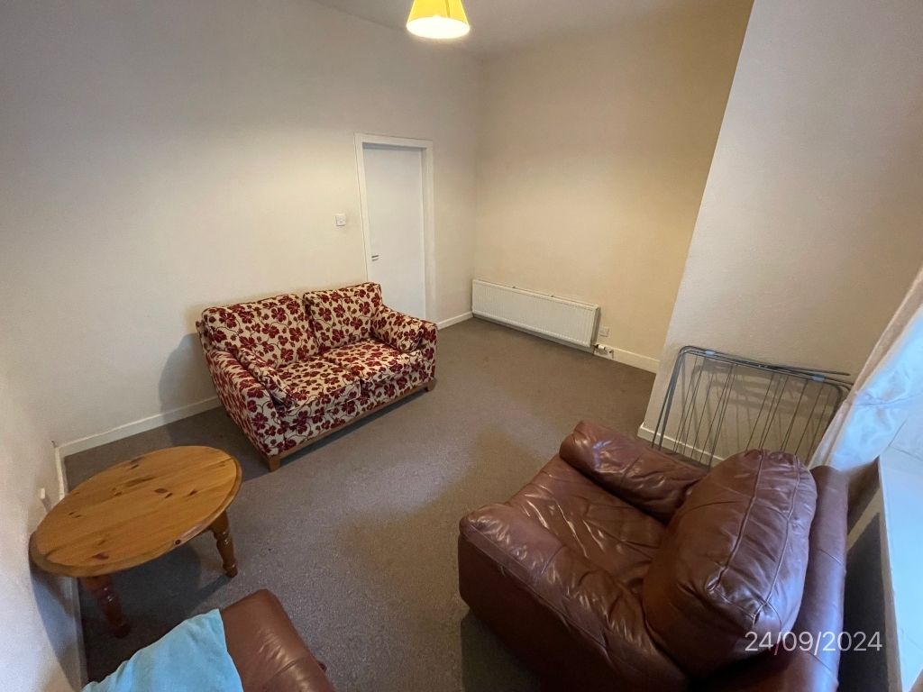 Property photo 1 of 6 Lounge