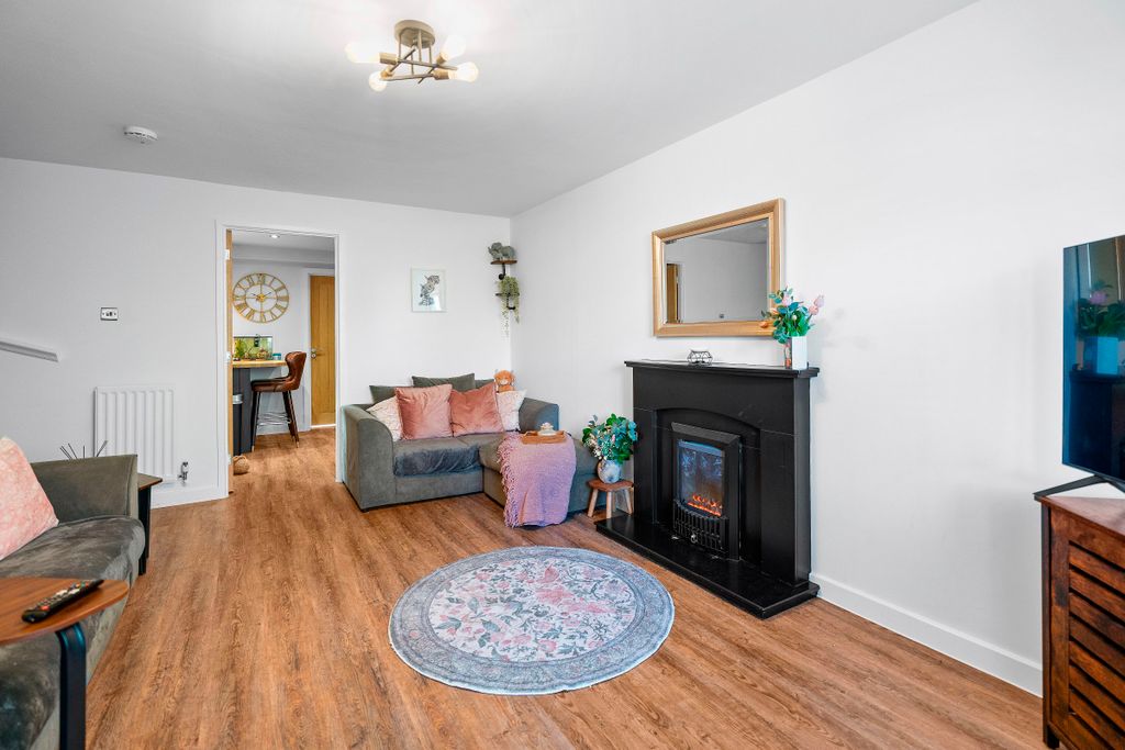 Property photo 2 of 29