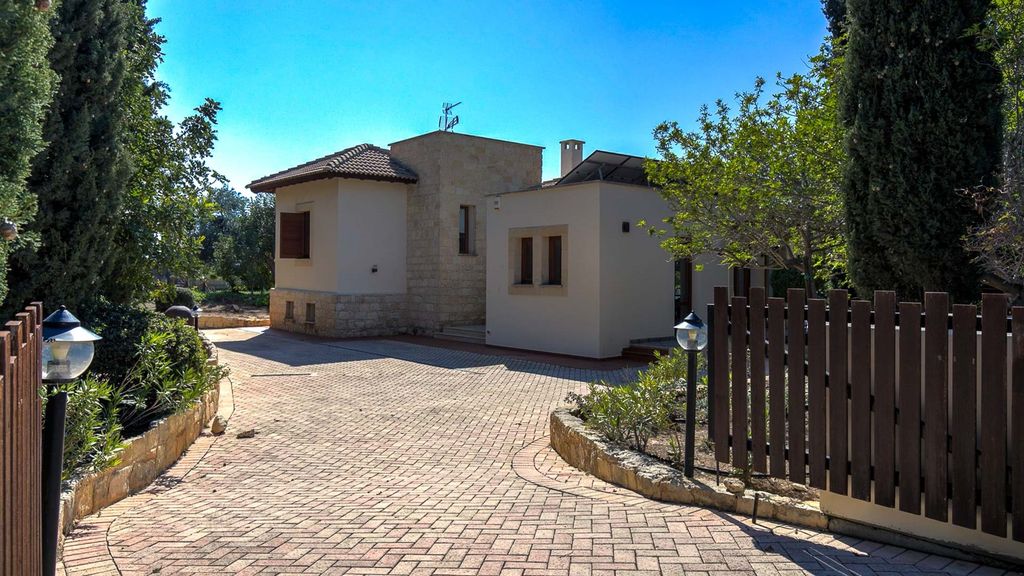 Property photo 3 of 29