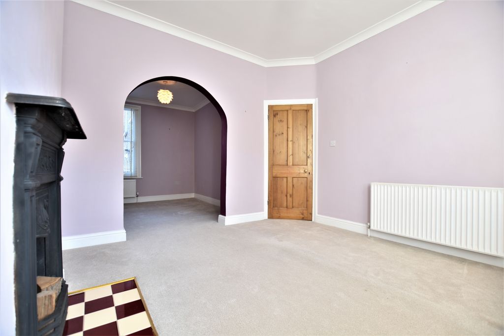 Property photo 2 of 11 Photo 1