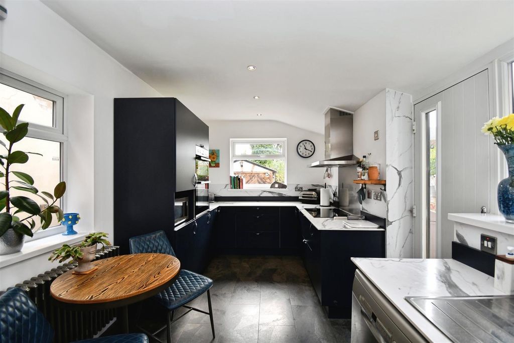 Property photo 3 of 18 912912Bc-U 20 20 2859 29.Jpg