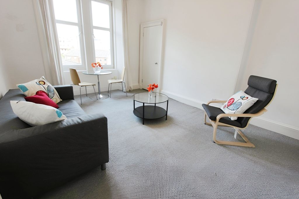 Property photo 1 of 5 Lounge