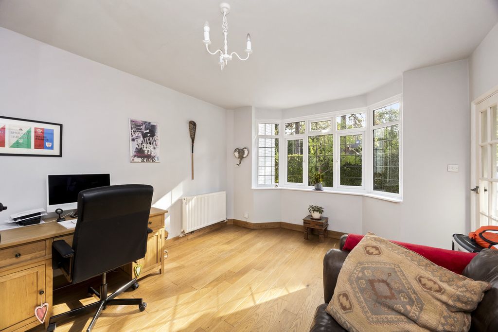 Property photo 3 of 19