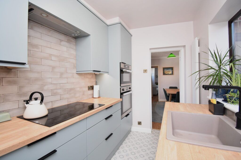 Property photo 2 of 32