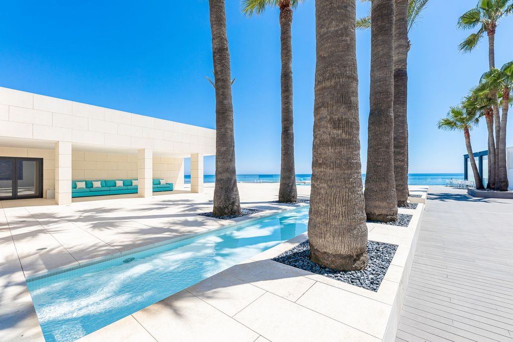 Property photo 1 of 49