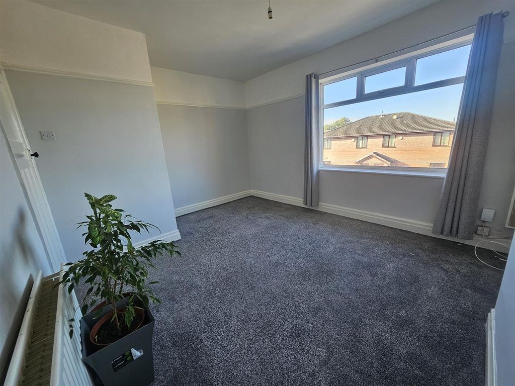 Property photo 2 of 9 8Fdb449B-1Cb2-418A-A3F2-3445251Fc6A7.Jpg