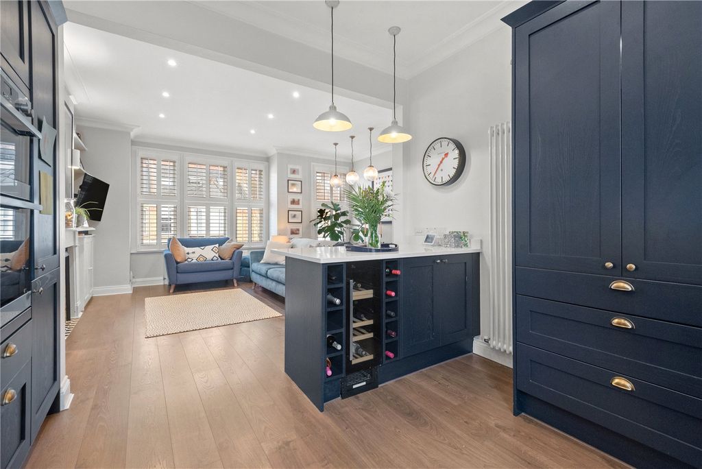 Property photo 3 of 14 Kitchen