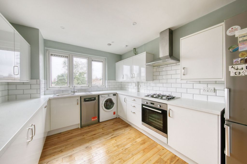 Property photo 2 of 10 Photo 2