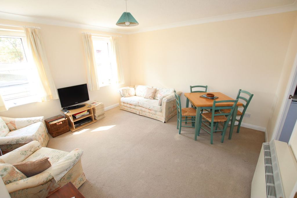 Property photo 2 of 14 Marina Point 45 - Lounge 1