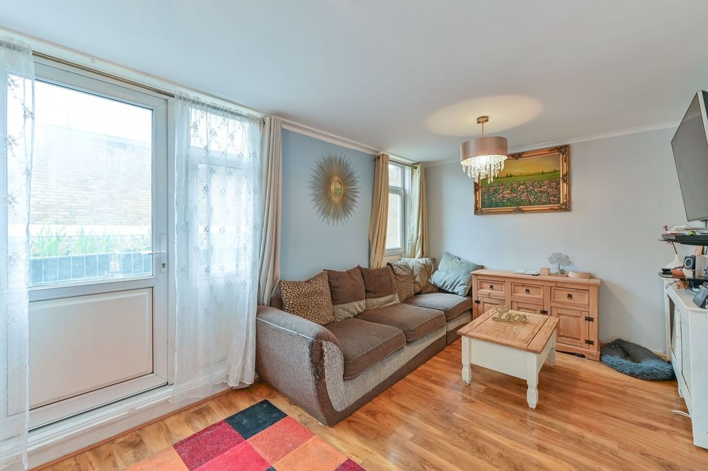 Property photo 2 of 11