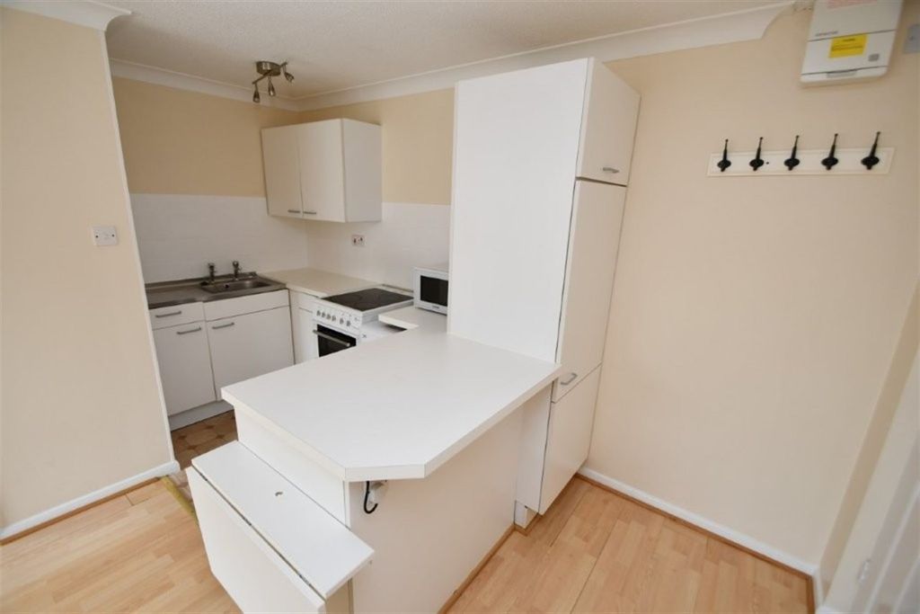 Property photo 3 of 10 Kitchen Dining Area