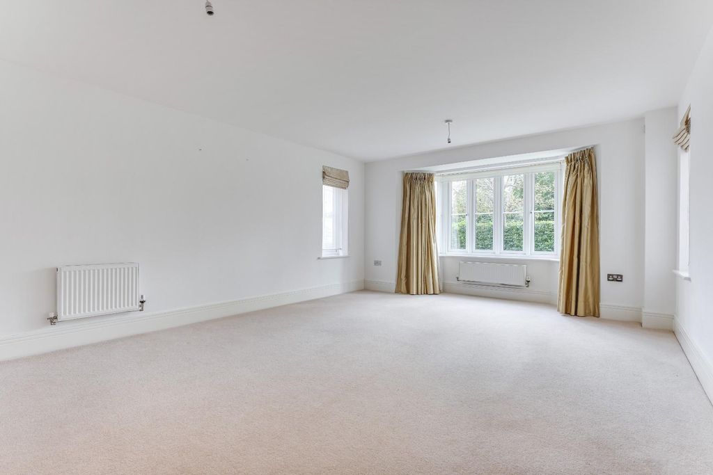 Property photo 3 of 27 16 Sevenacres-13.Jpg