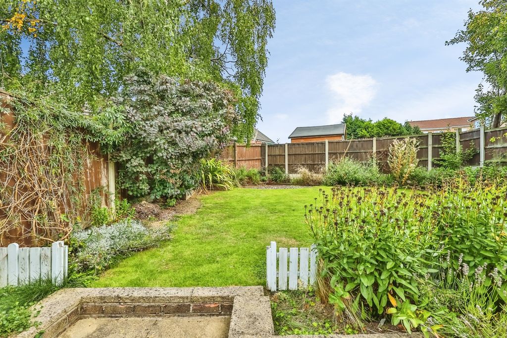 Property photo 2 of 19