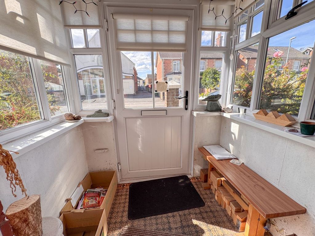 Property photo 2 of 30