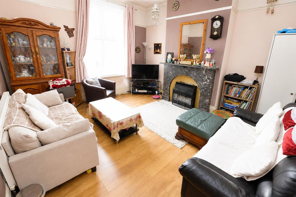 Property photo 2 of 15