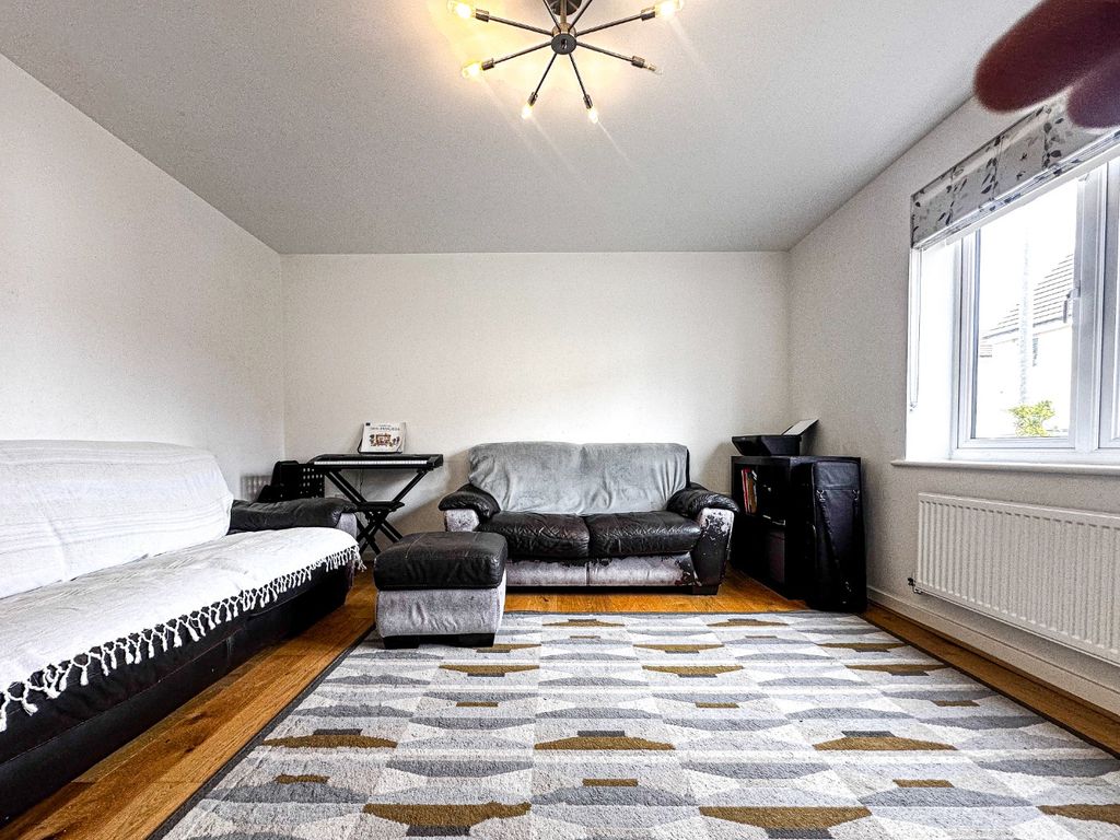 Property photo 3 of 15 5283435
