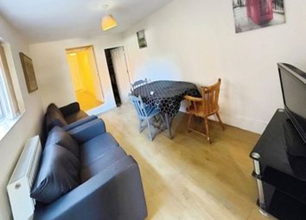 Property photo 3 of 6 Communal Lounge / Diner