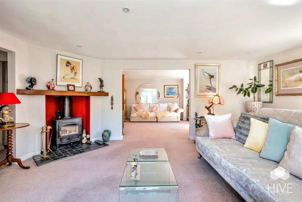 Property photo 2 of 34