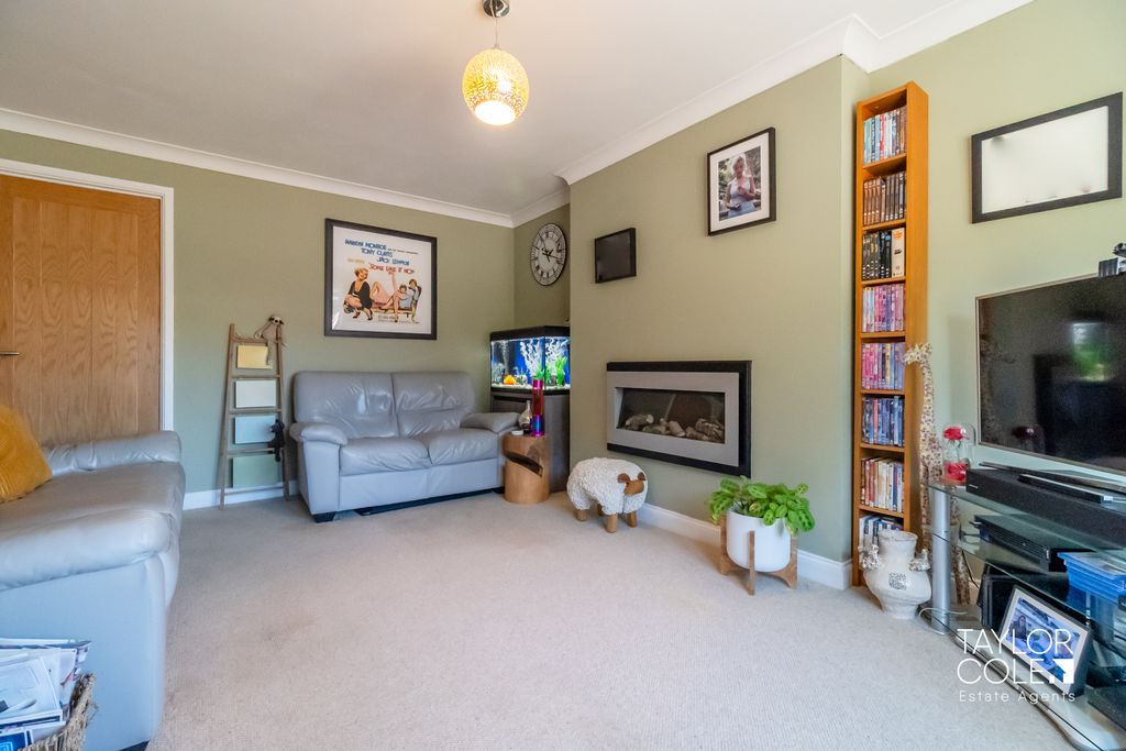 Property photo 3 of 31